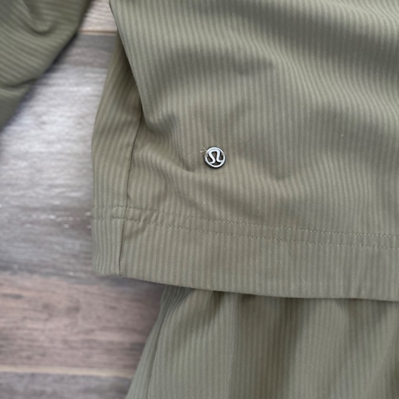 Lululemon Jacket Size 6 - Picture 3 of 6